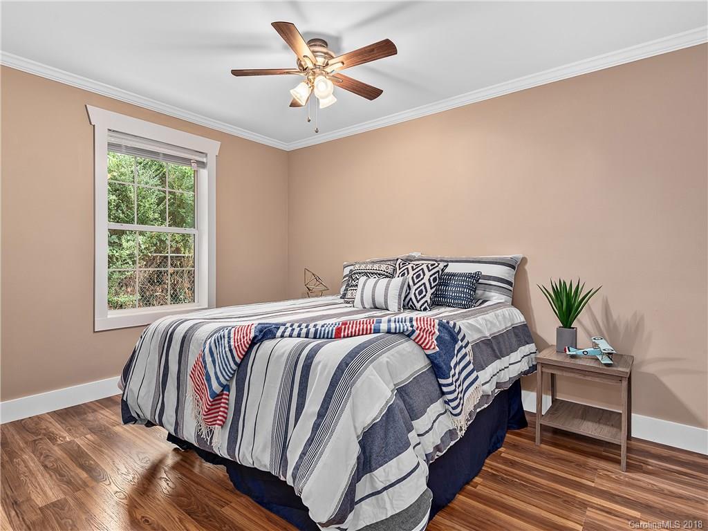 16 Clemson Court Asheville NC 28806