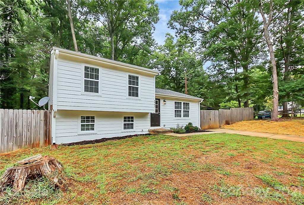8447 Othello Place Charlotte NC 28227