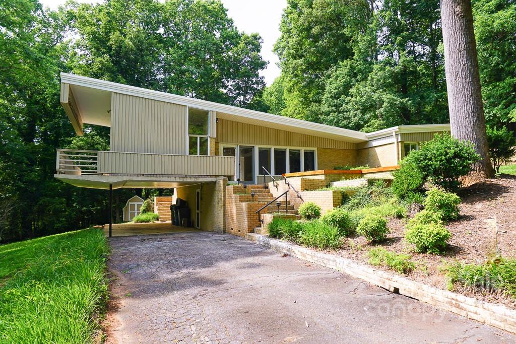 220 30th Avenue NW Hickory NC 28601