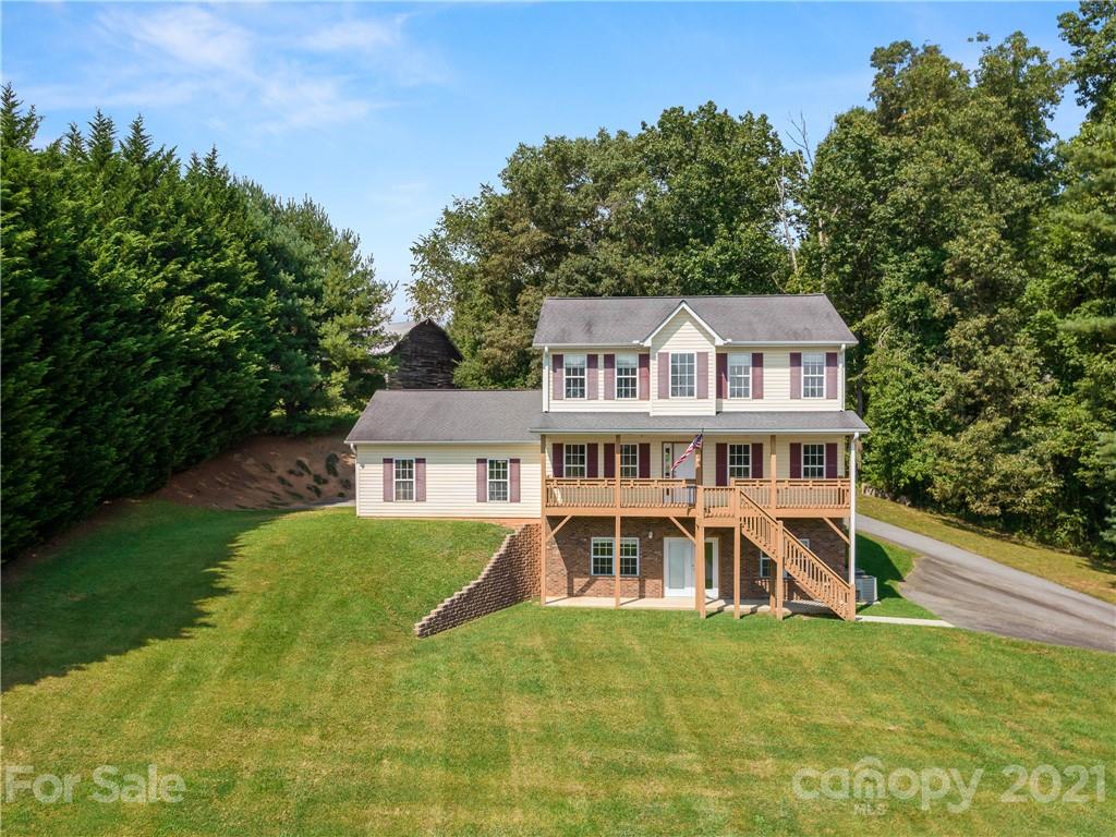 17 Good Day Court Candler NC 28715