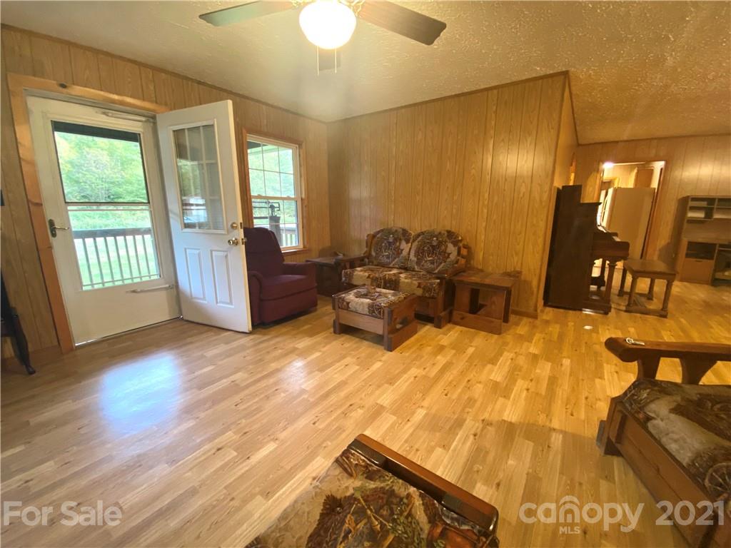 10655 Nc 212 Highway Marshall NC 28753