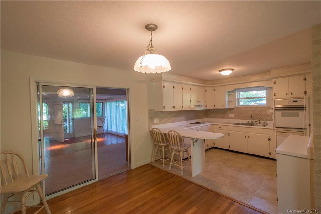 383 Bee Tree Road Swannanoa NC 28778