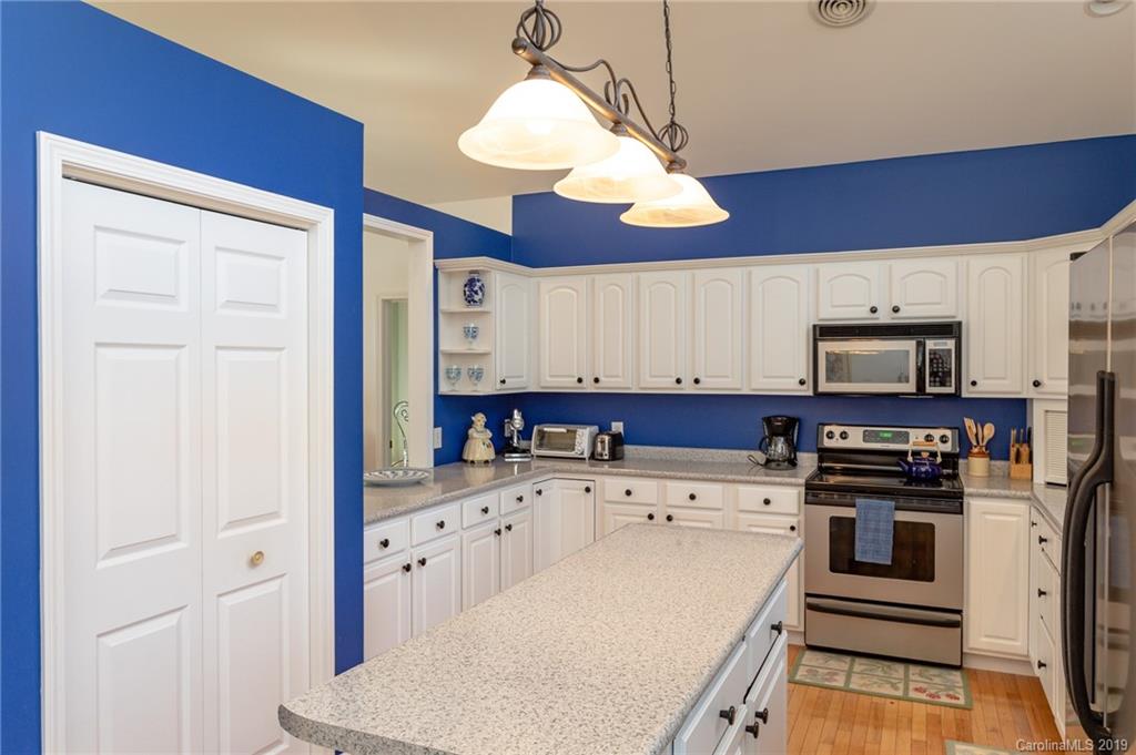 405 Periwinkle Drive Asheville NC 28804