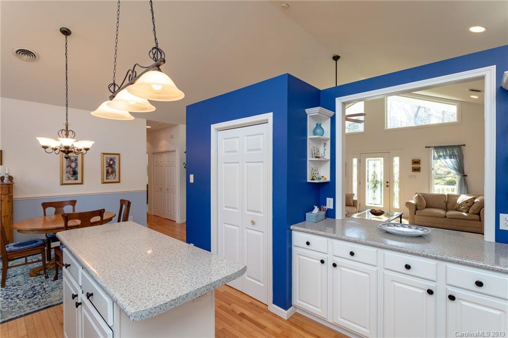 405 Periwinkle Drive Asheville NC 28804