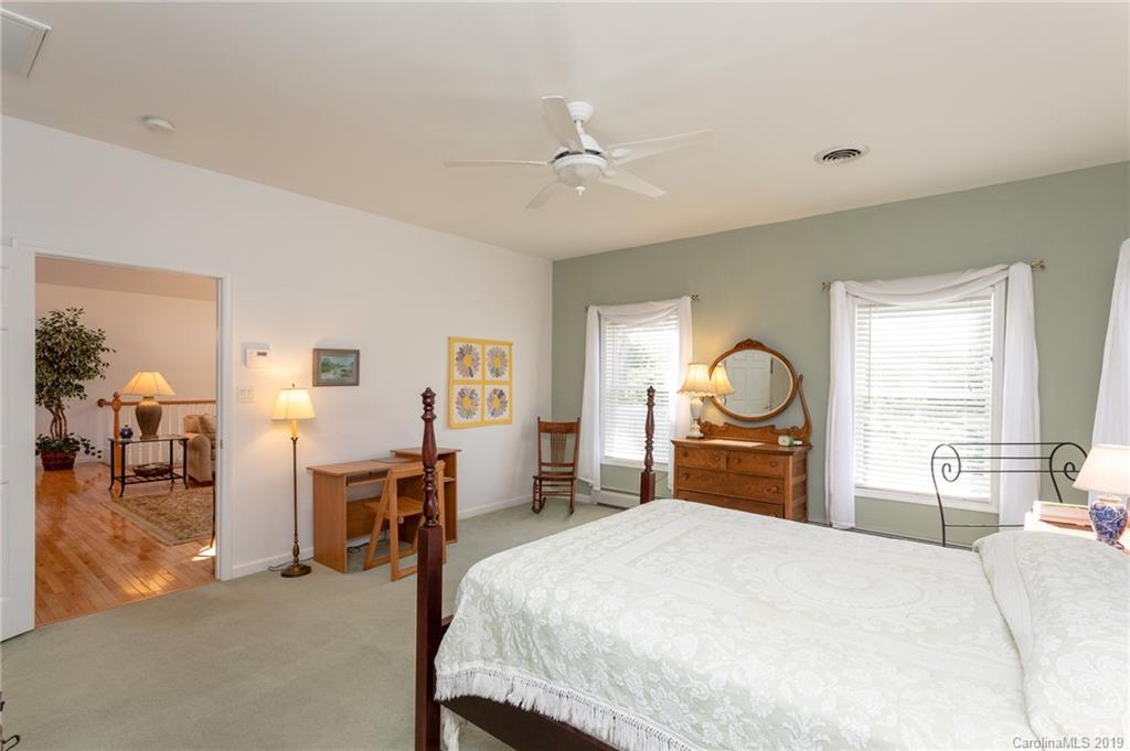 405 Periwinkle Drive Asheville NC 28804