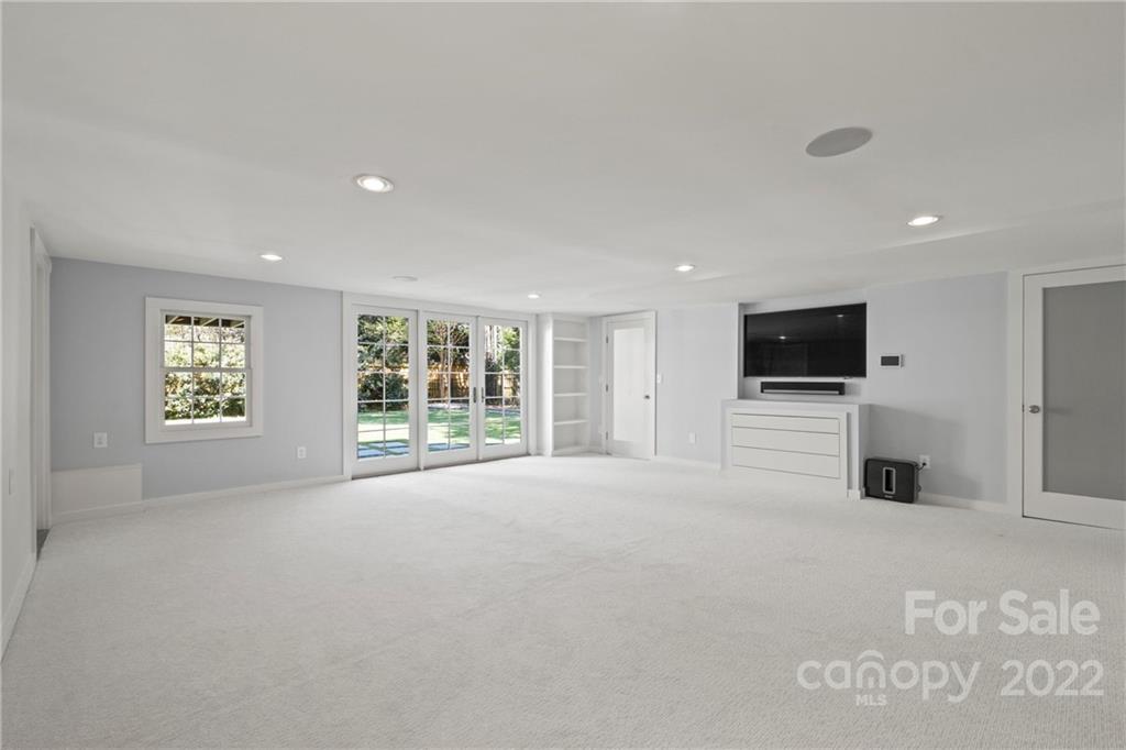 2535 Roswell Avenue Charlotte NC 28209