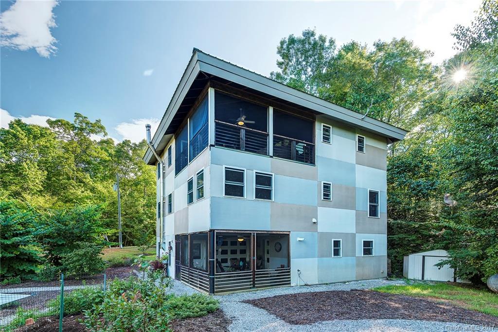 67 Lancelot Court Bakersville NC 28705