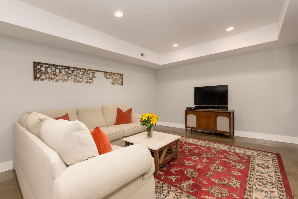 12 Beech Tree Lane Asheville NC 28804