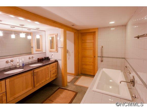 56 Cumberland Avenue Asheville NC 28801