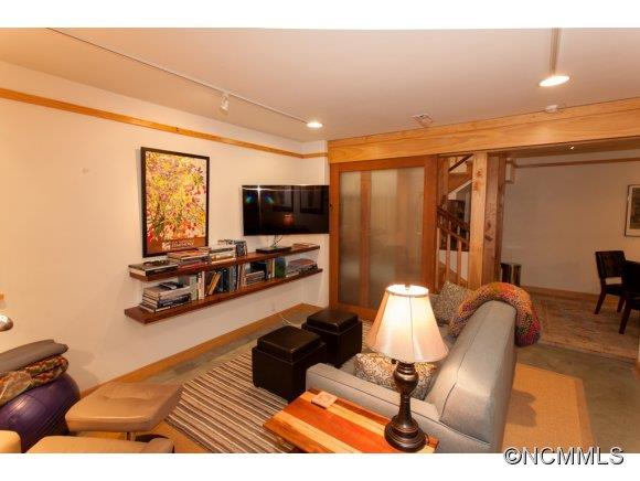 56 Cumberland Avenue Asheville NC 28801