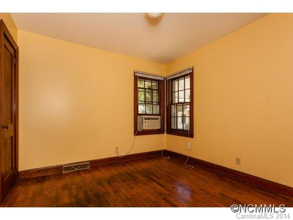 70 Rumbough Place Asheville NC 28806