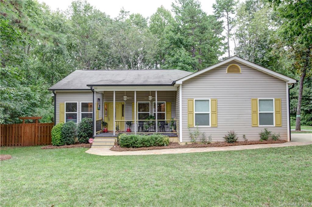 4933 El Mundo Street Charlotte NC 28216
