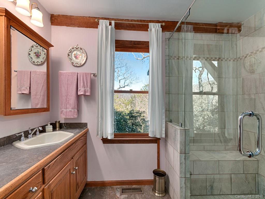 186 Merrills Chase Road Asheville NC 28803