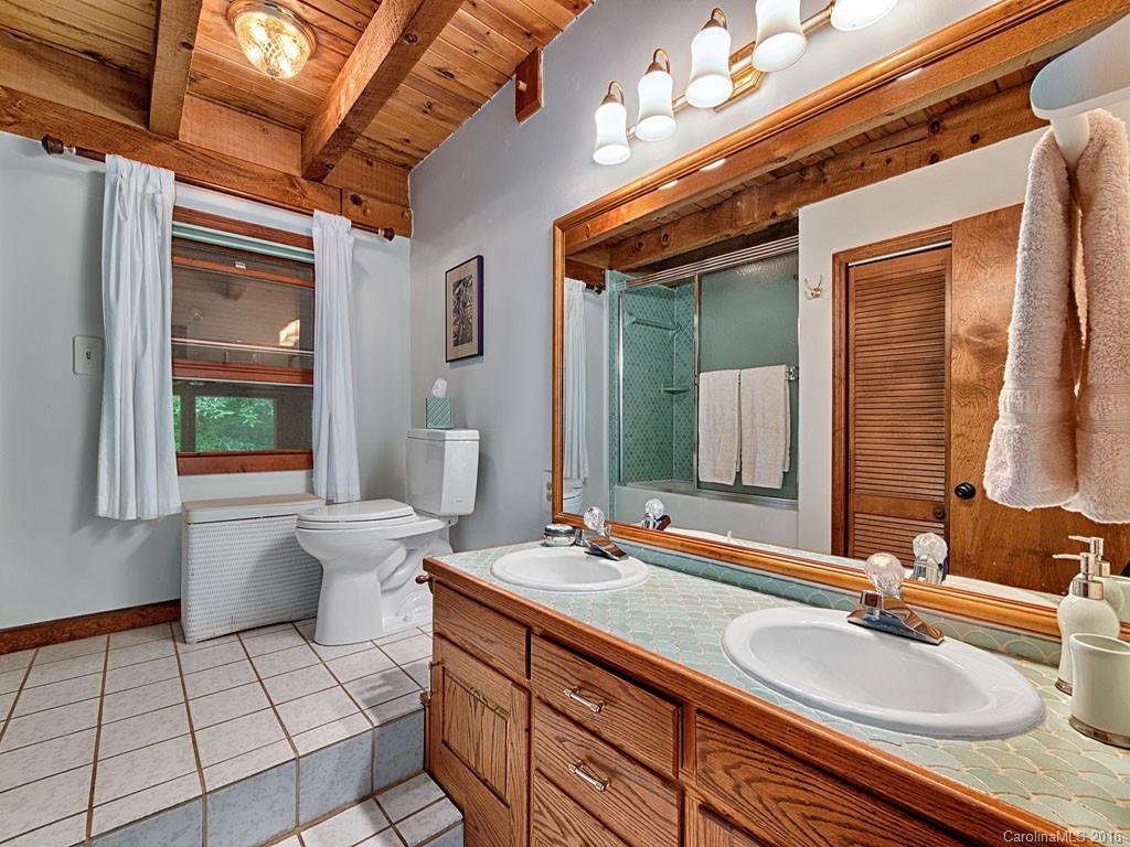 186 Merrills Chase Road Asheville NC 28803