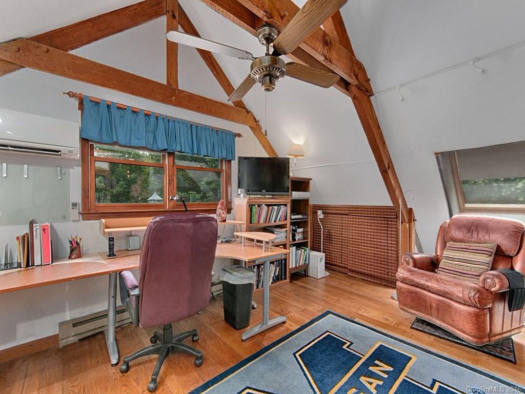 186 Merrills Chase Road Asheville NC 28803