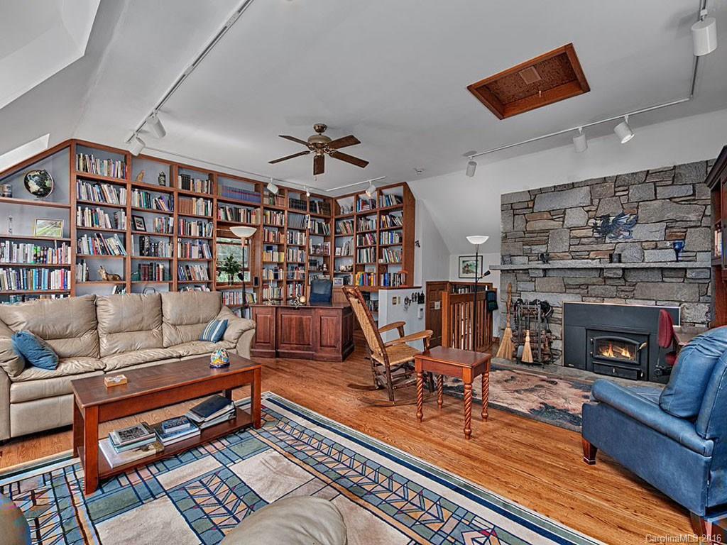186 Merrills Chase Road Asheville NC 28803