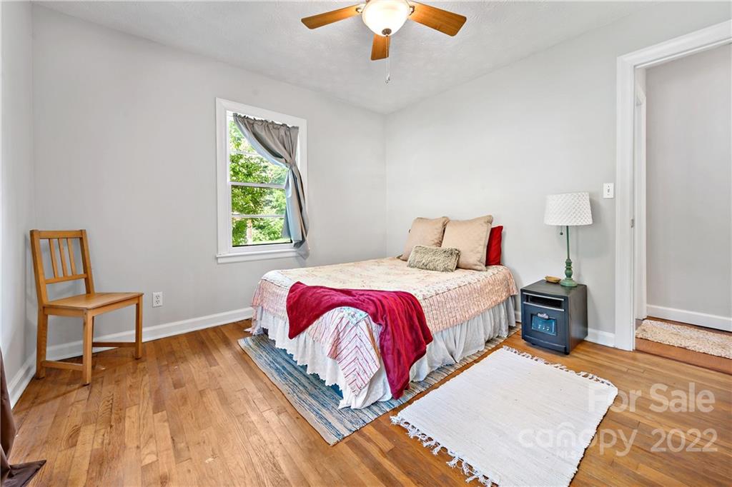 240 Monte Vista Road Candler NC 28715