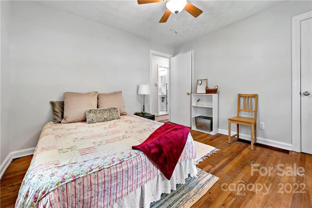240 Monte Vista Road Candler NC 28715