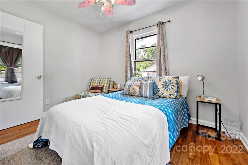240 Monte Vista Road Candler NC 28715
