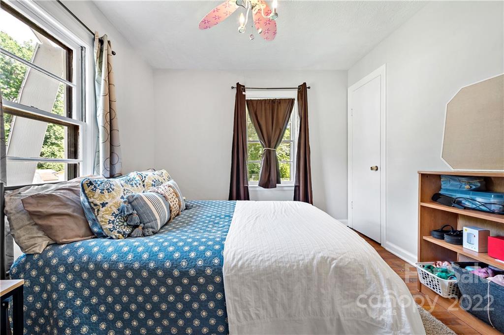 240 Monte Vista Road Candler NC 28715