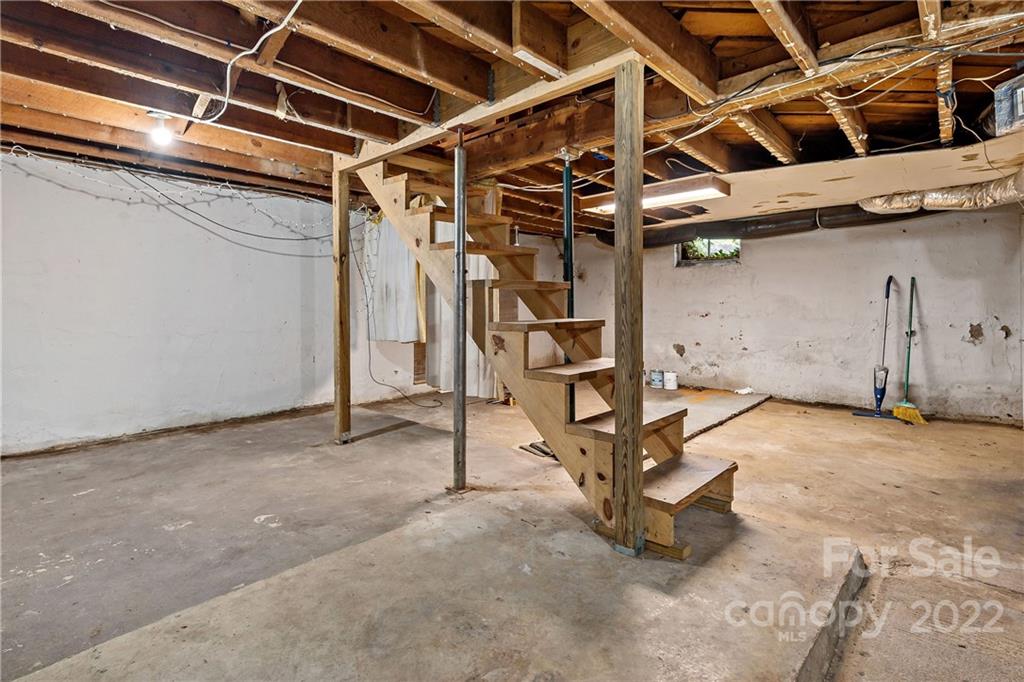 240 Monte Vista Road Candler NC 28715