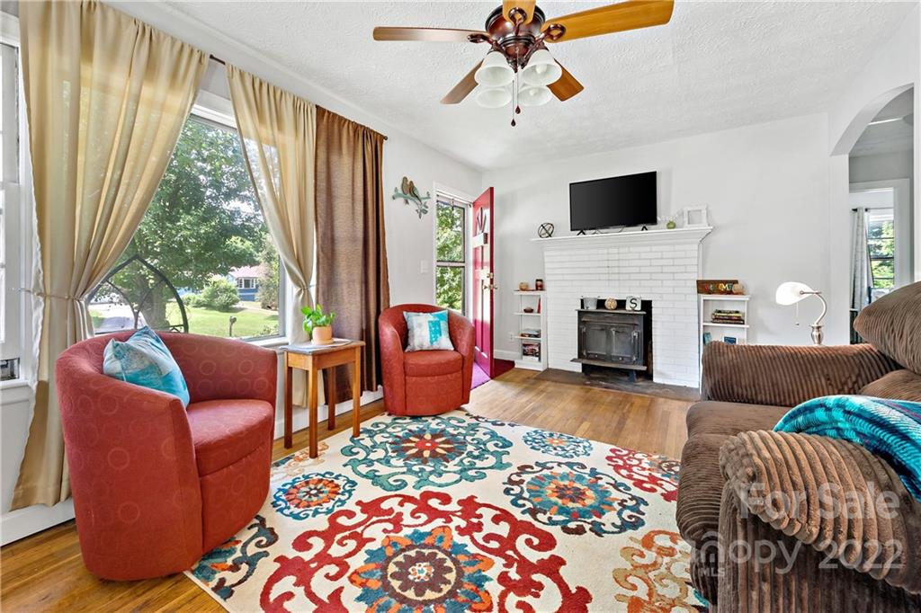 240 Monte Vista Road Candler NC 28715