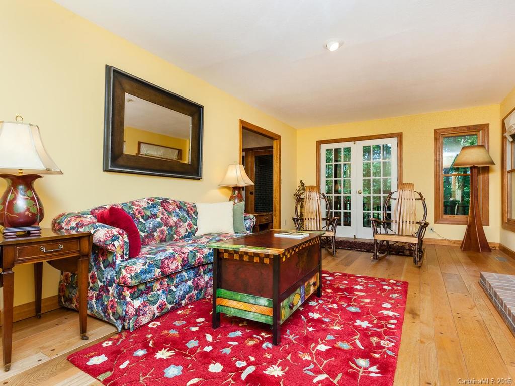 432 Reservoir Road Burnsville NC 28714