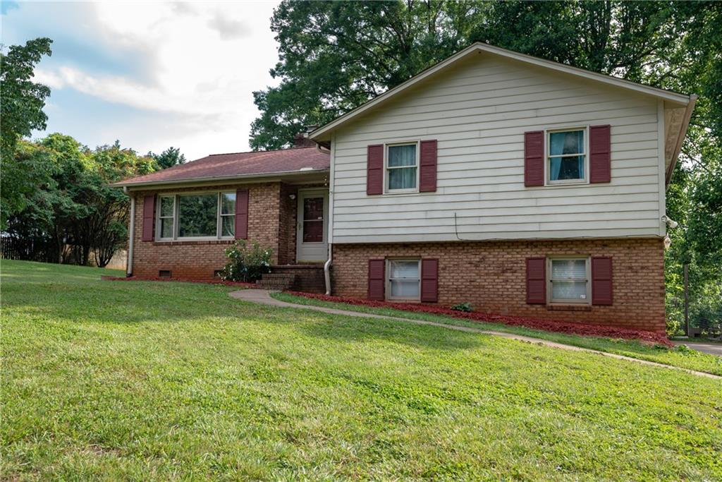 1653 Magnum Road Hickory NC 28602