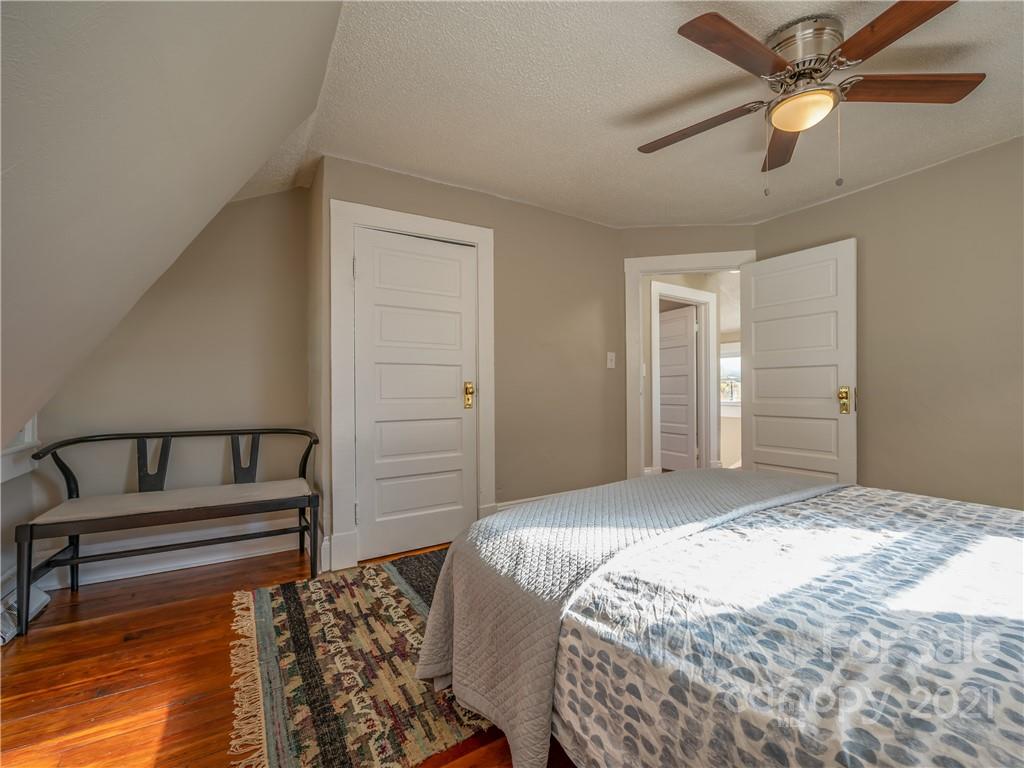67 Ora Street Asheville NC 28801