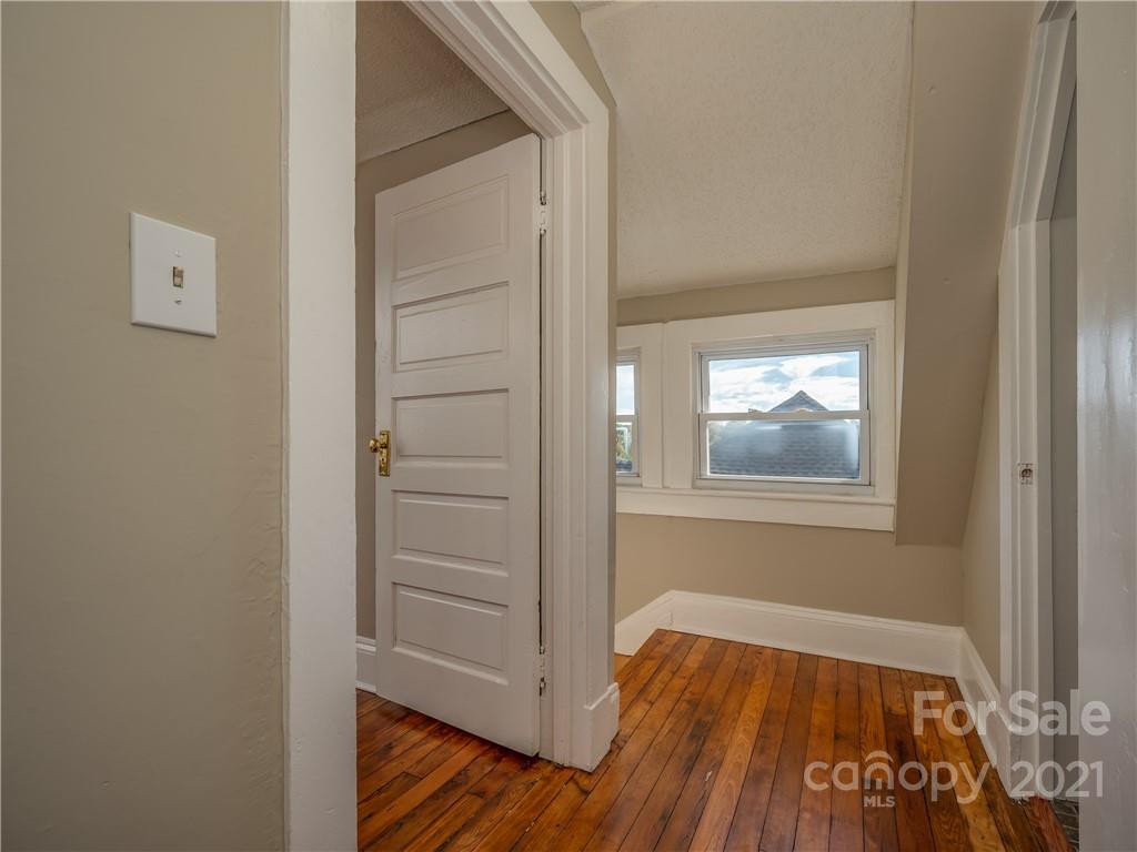 67 Ora Street Asheville NC 28801