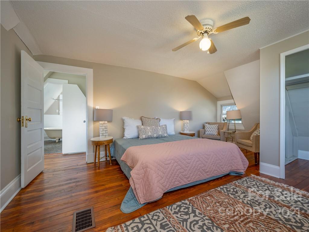 67 Ora Street Asheville NC 28801