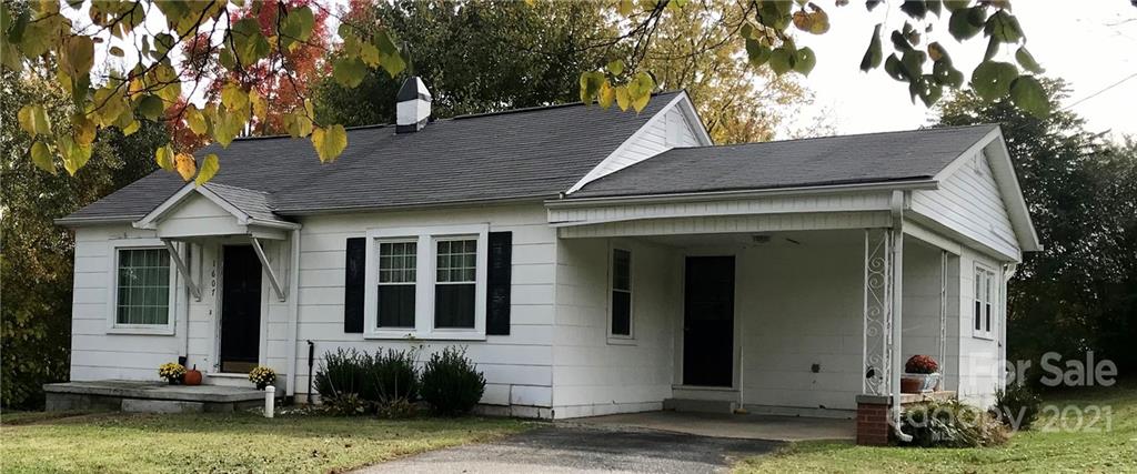 1607 1st Avenue NW Hickory NC 28601