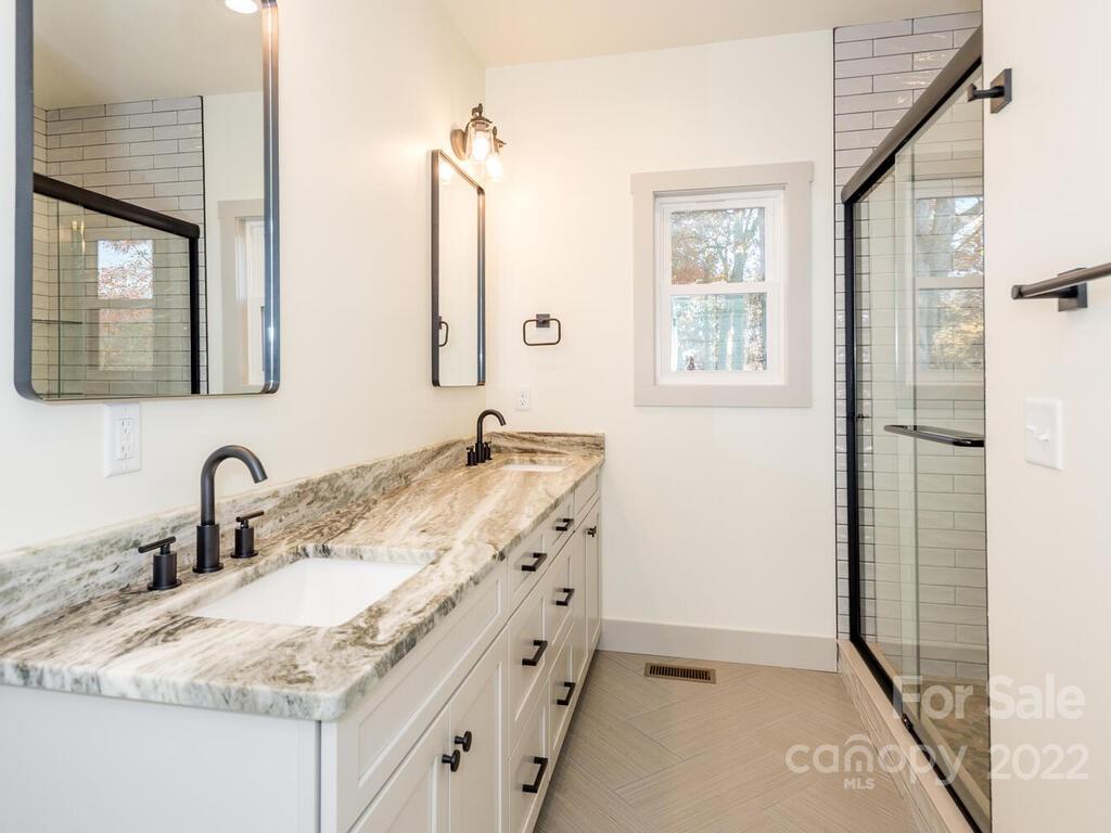 280 Justice Ridge Road Candler NC 28715
