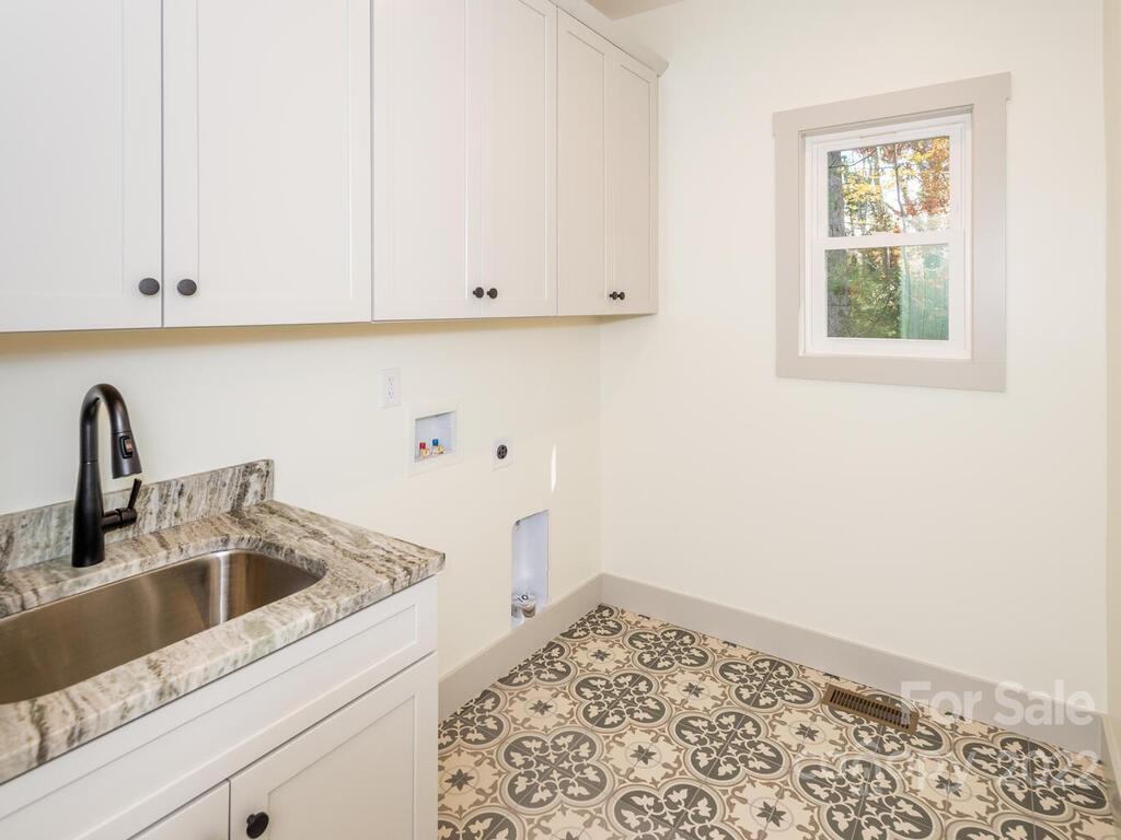280 Justice Ridge Road Candler NC 28715