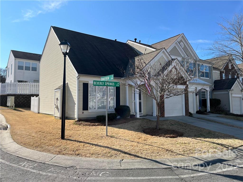 6711 Beverly Springs Drive Charlotte NC 28270