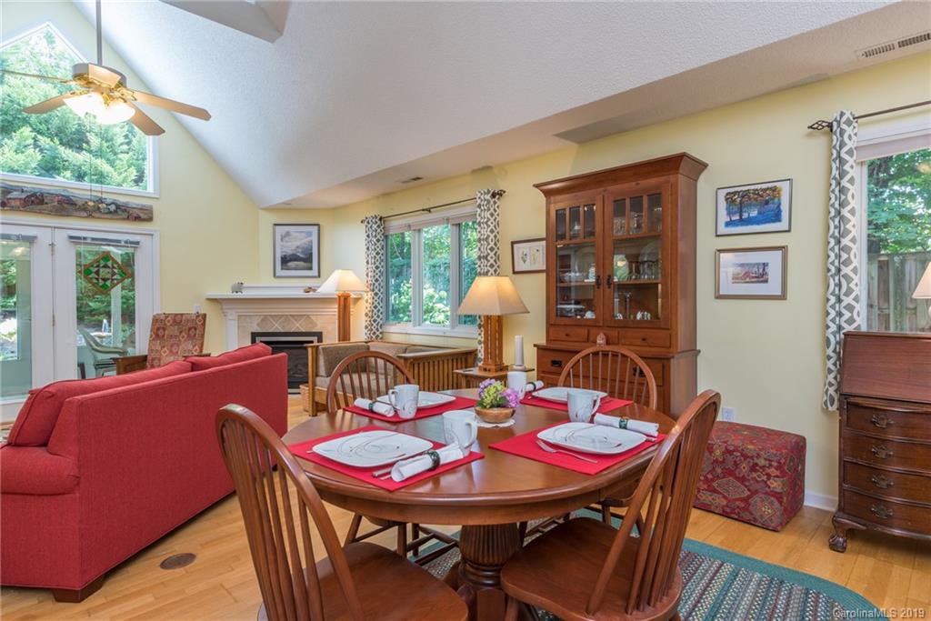 39 Honeycomb Circle Swannanoa NC 28778