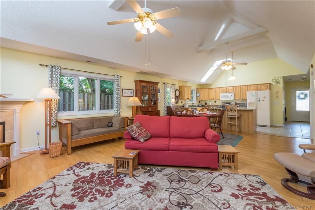 39 Honeycomb Circle Swannanoa NC 28778