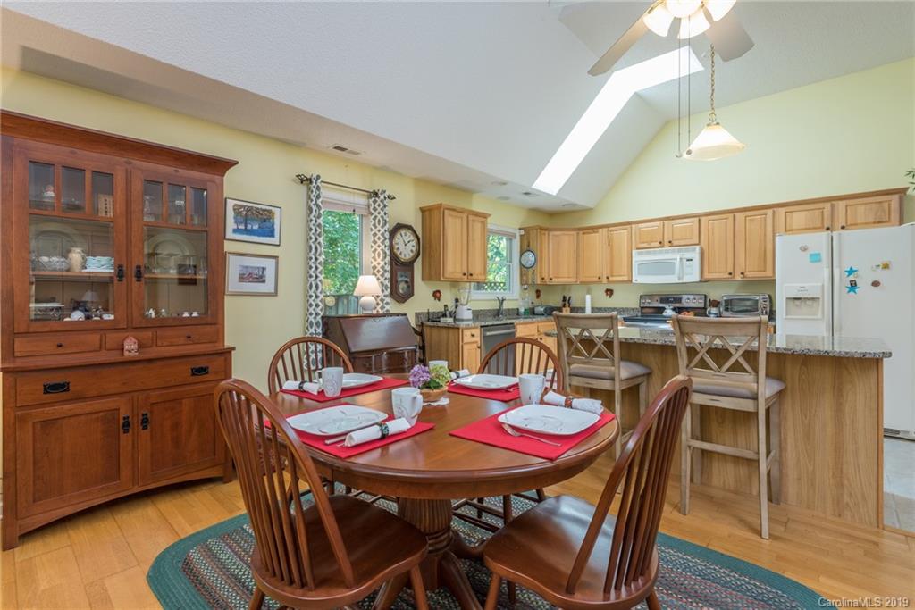 39 Honeycomb Circle Swannanoa NC 28778