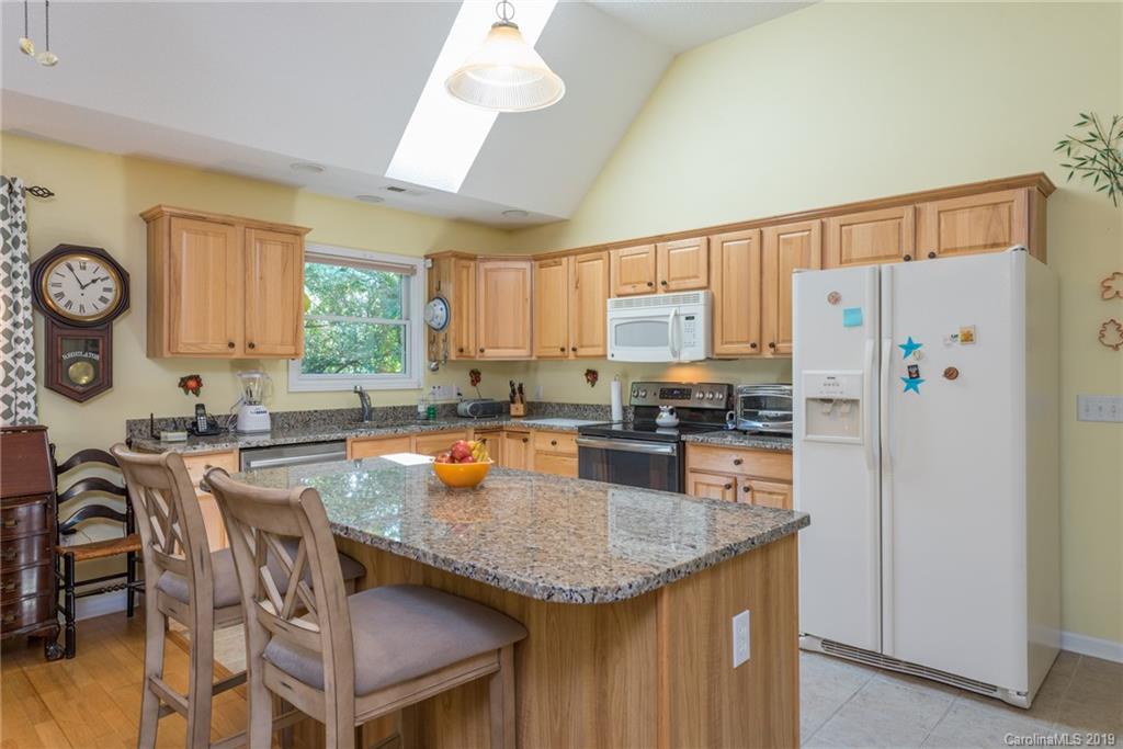 39 Honeycomb Circle Swannanoa NC 28778