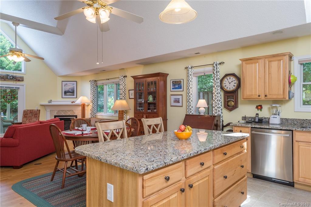 39 Honeycomb Circle Swannanoa NC 28778
