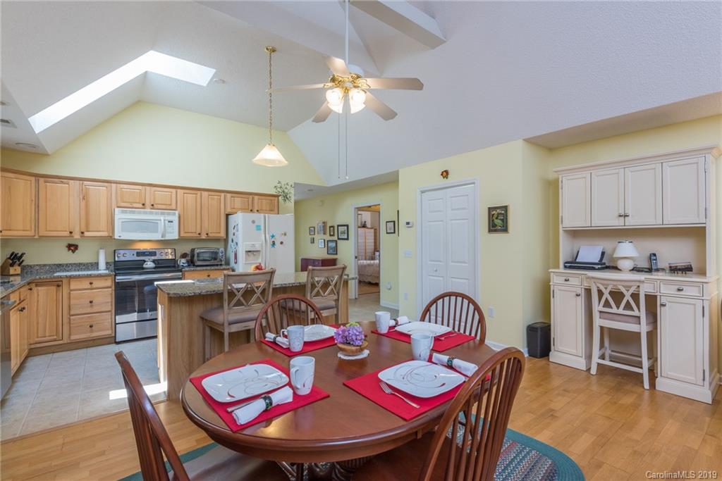 39 Honeycomb Circle Swannanoa NC 28778