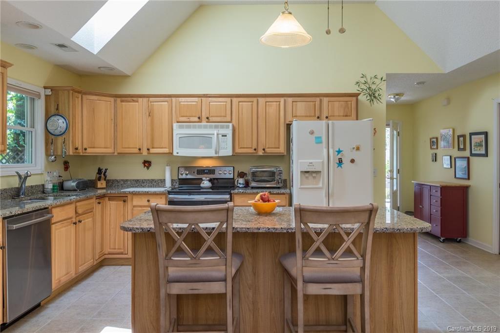 39 Honeycomb Circle Swannanoa NC 28778