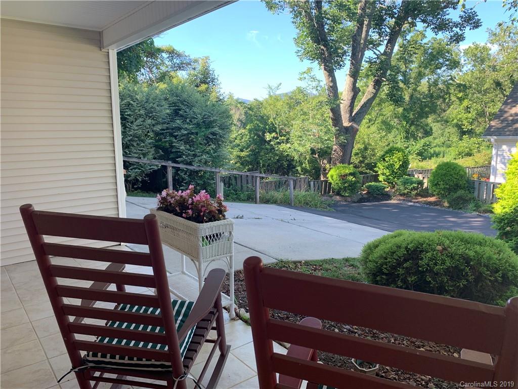 39 Honeycomb Circle Swannanoa NC 28778