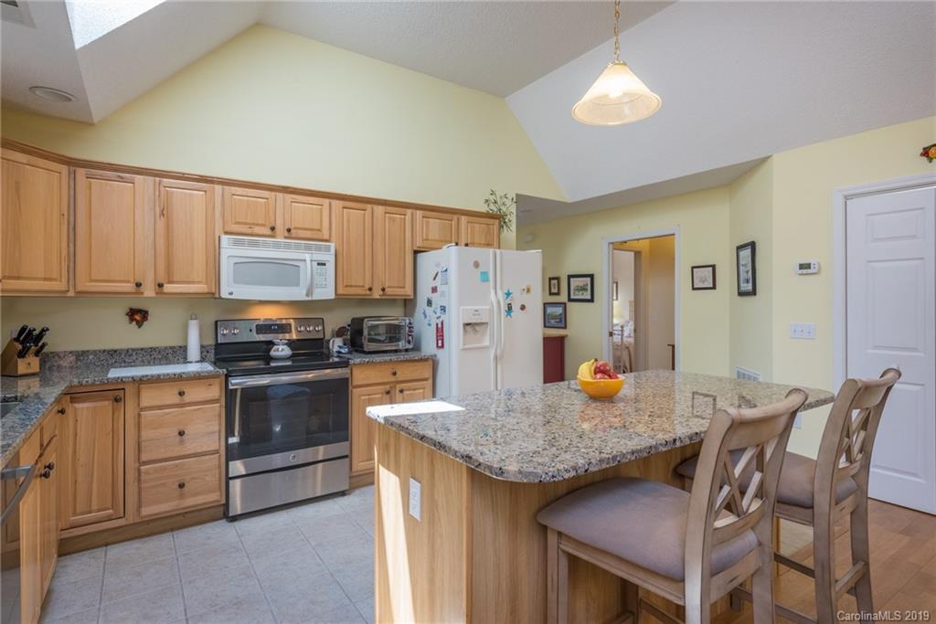 39 Honeycomb Circle Swannanoa NC 28778