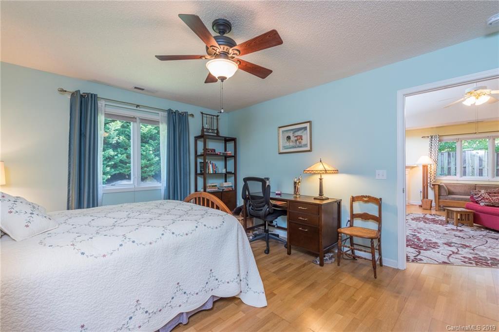 39 Honeycomb Circle Swannanoa NC 28778