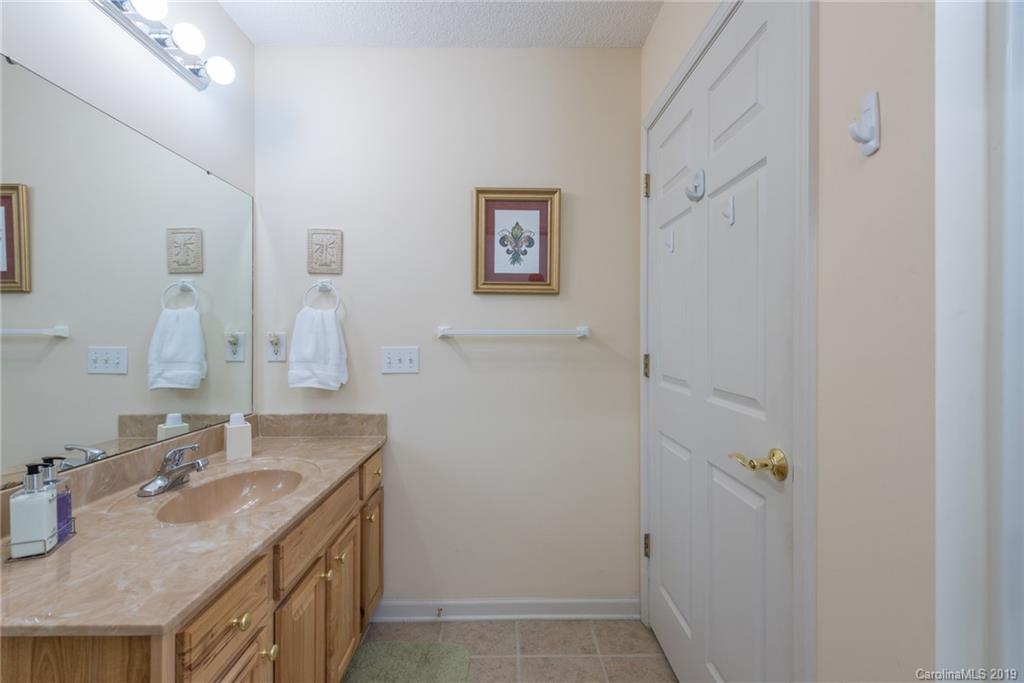 39 Honeycomb Circle Swannanoa NC 28778