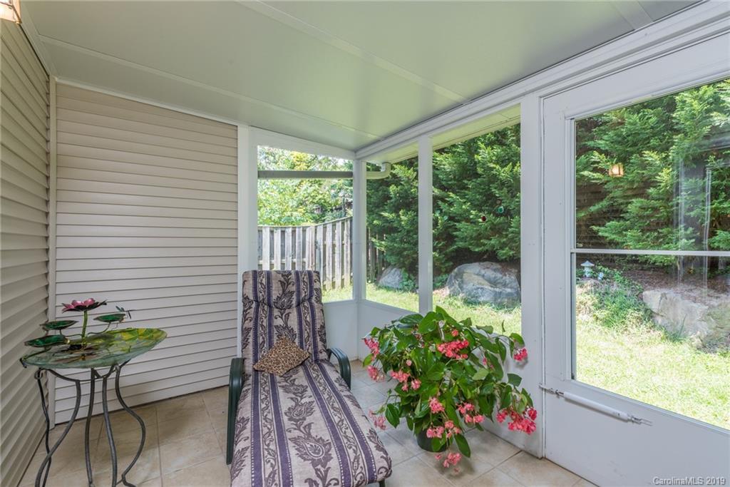 39 Honeycomb Circle Swannanoa NC 28778