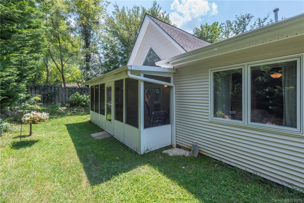 39 Honeycomb Circle Swannanoa NC 28778
