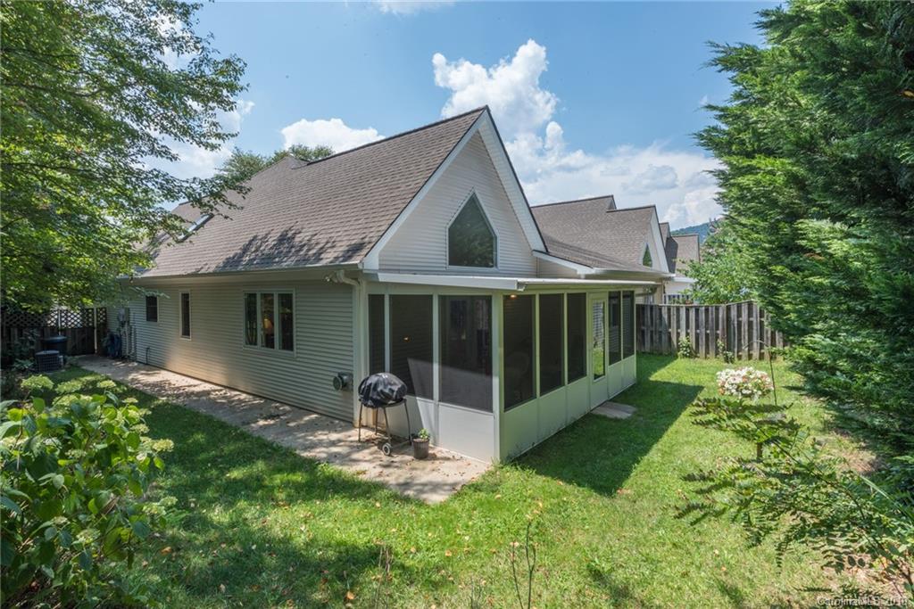 39 Honeycomb Circle Swannanoa NC 28778