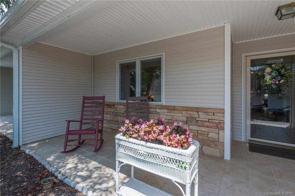 39 Honeycomb Circle Swannanoa NC 28778